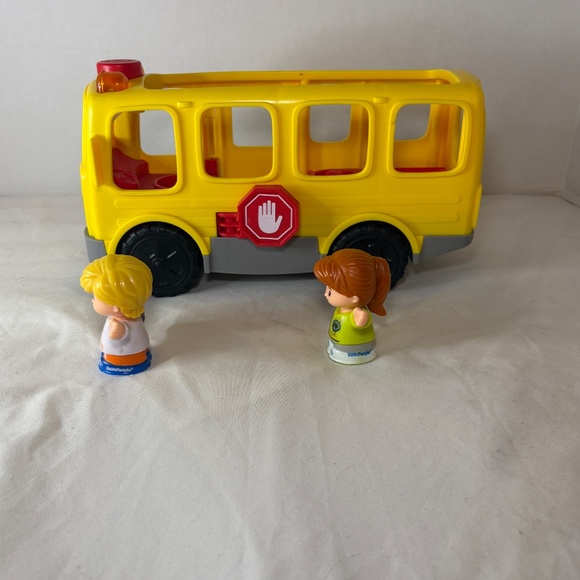 Fisher Price Little People 2016 School Bus Toy 2 figures Lights Sounds Works - Picture 4 of 10
